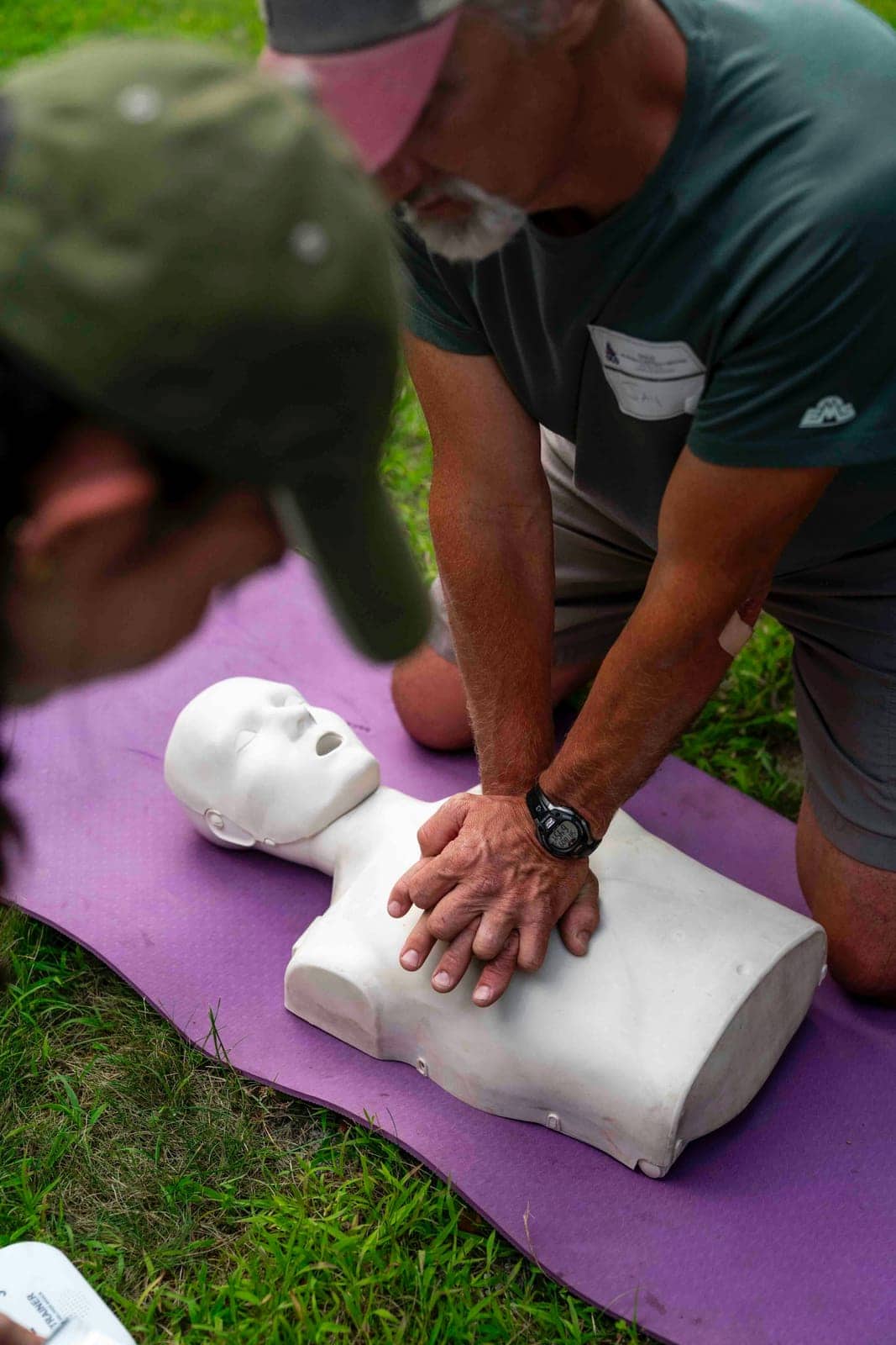 Révision du geste de massage cardiaque sur mannequin, recyclage du sauveteur secouriste